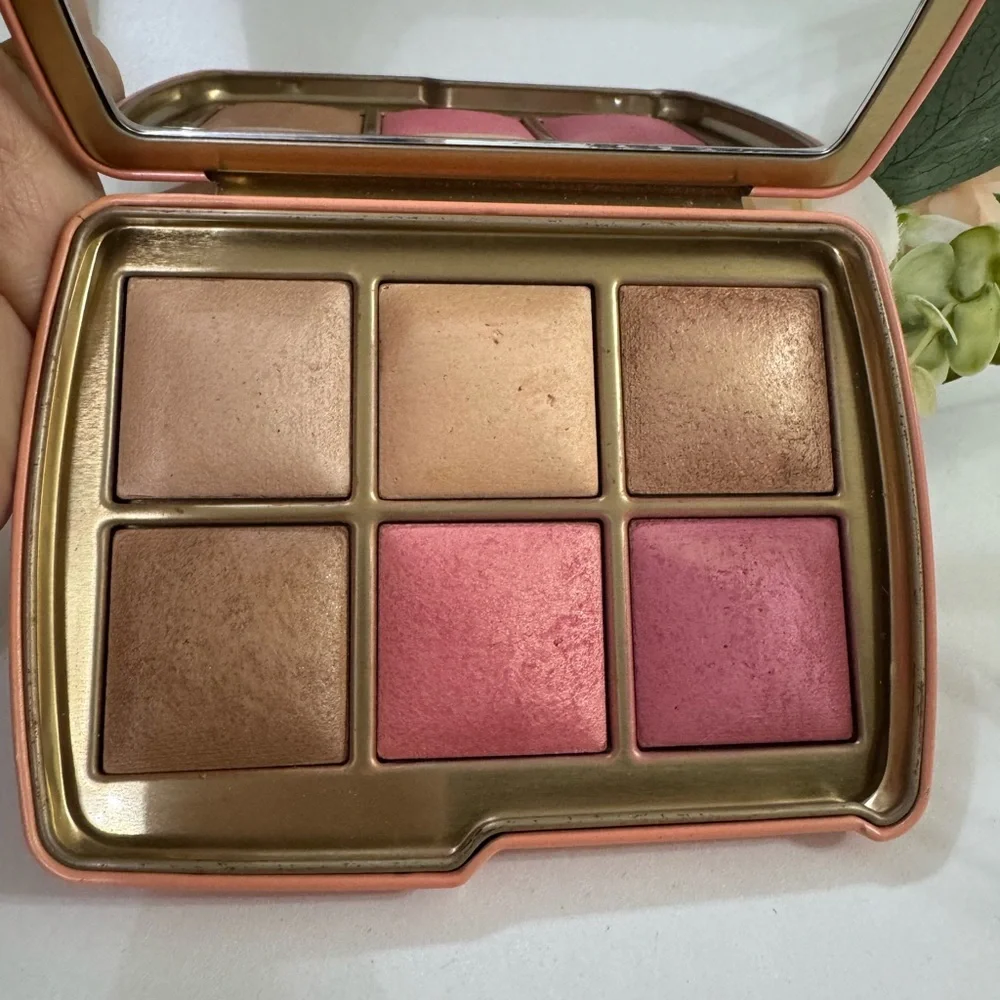 Hourglass AMBIENT LIGHTING EDIT UNLOCKED ELEPHANT - Picture 4 of 9